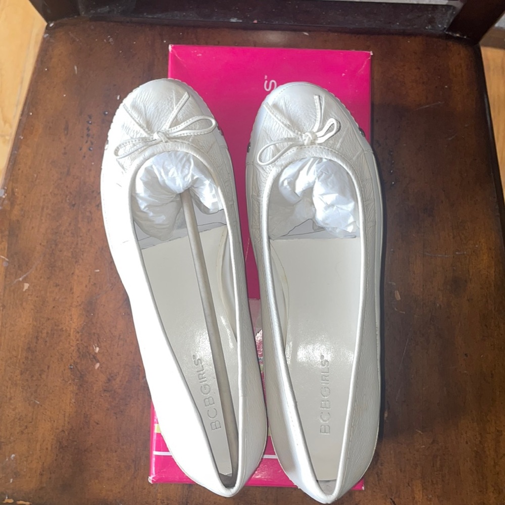 Brand New✨in box BCBGirls Jacinda sneaker flats